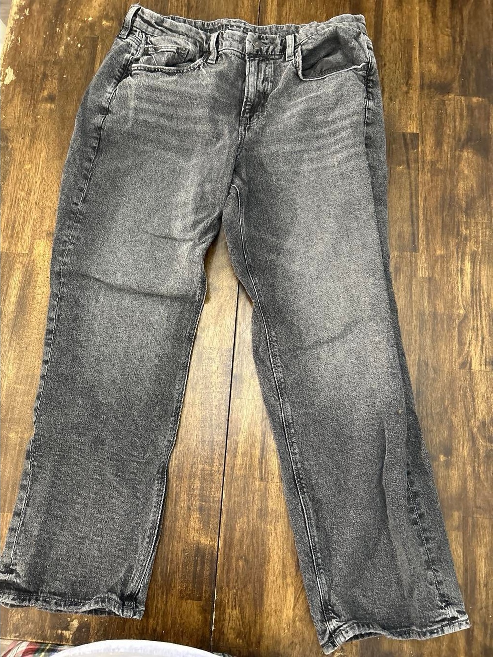American Eagle Outfitters Men's Washed Gray Relaxed Jeans